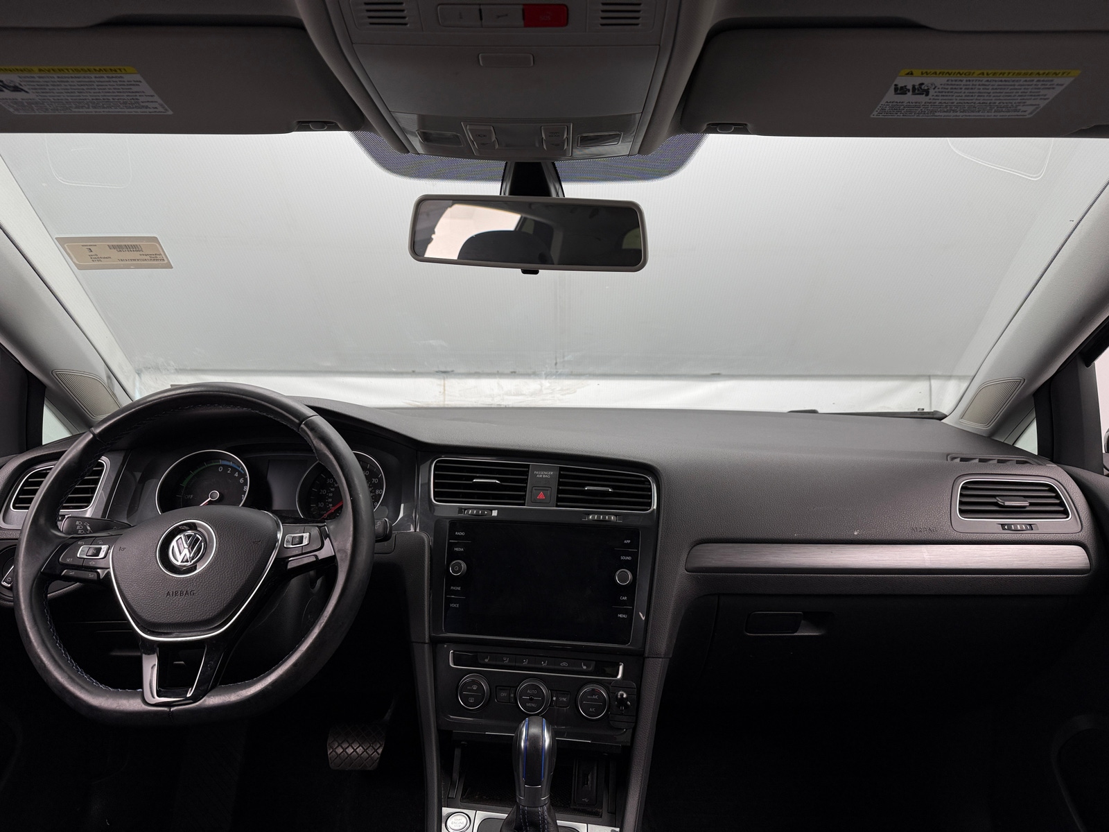 Thumbnail: 2019 Volkswagen e-Golf - 3