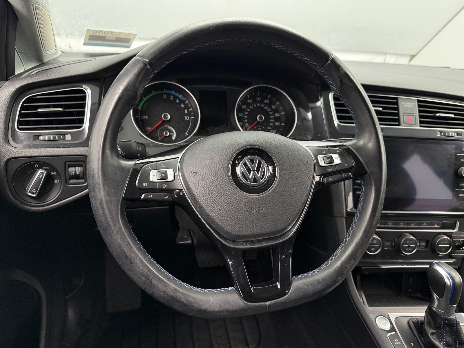 Thumbnail: 2019 Volkswagen e-Golf - 5