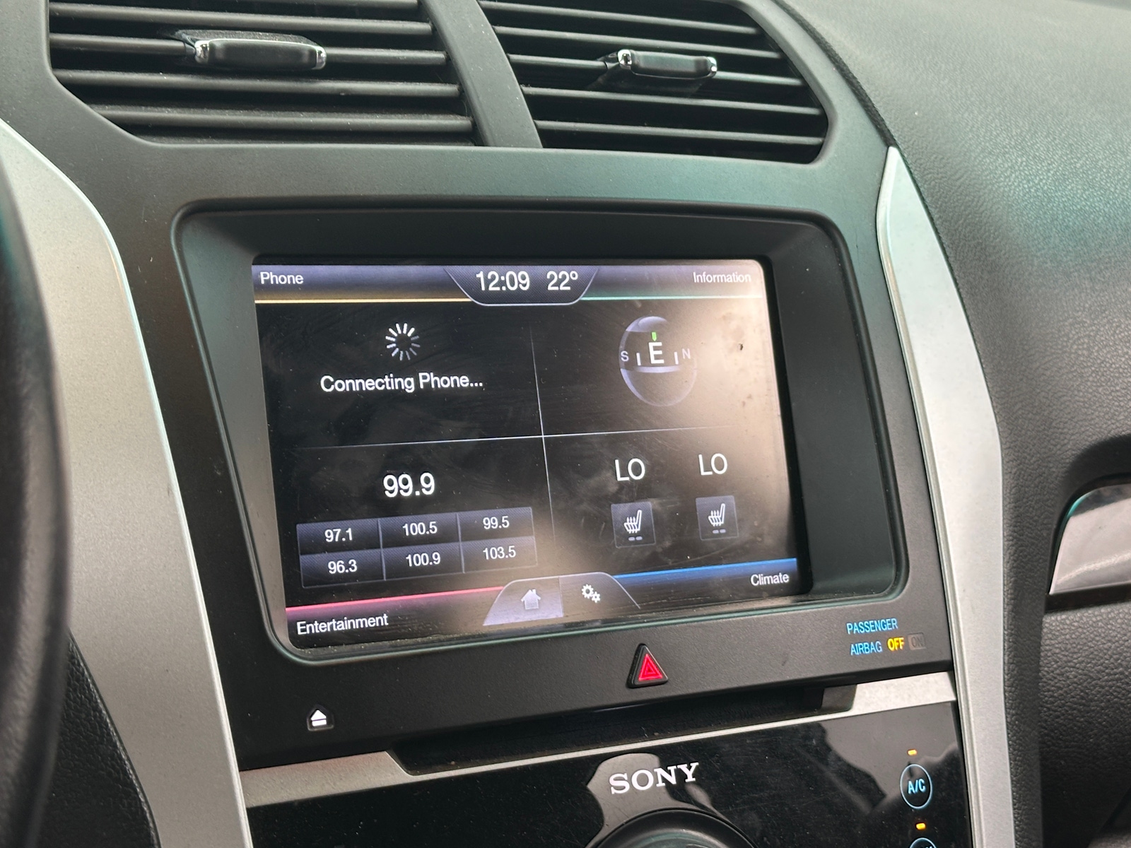 Thumbnail: 2013 Ford Explorer - 3