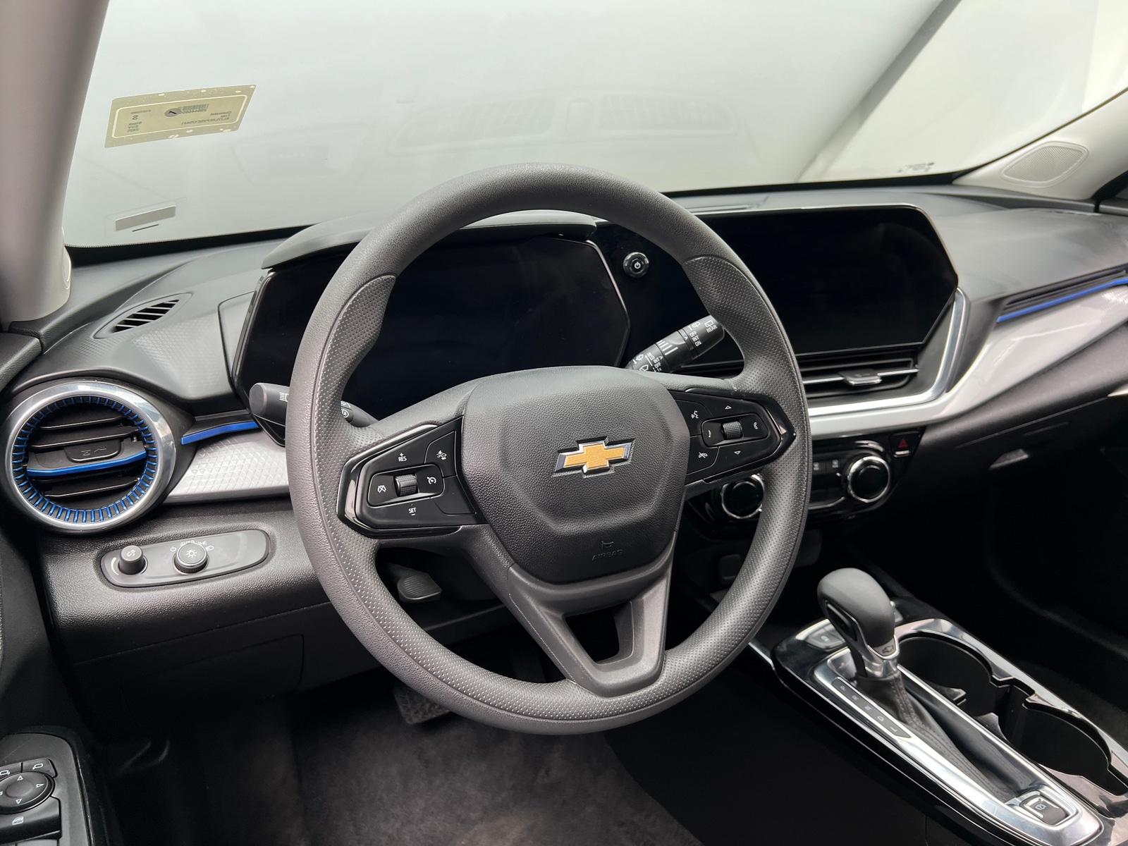 Thumbnail: 2025 Chevrolet Trax - 5