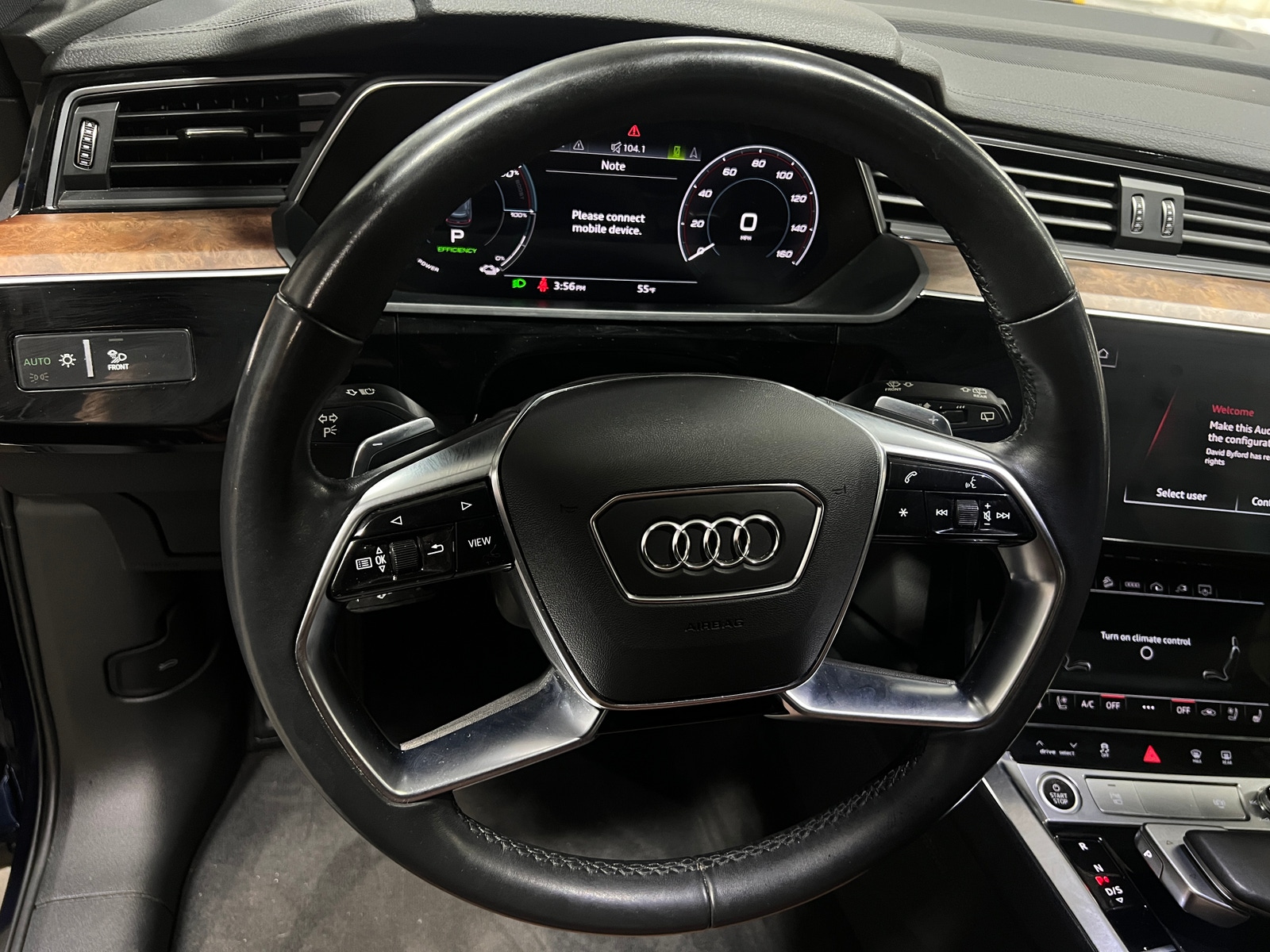 Thumbnail: 2022 Audi e-tron - 4