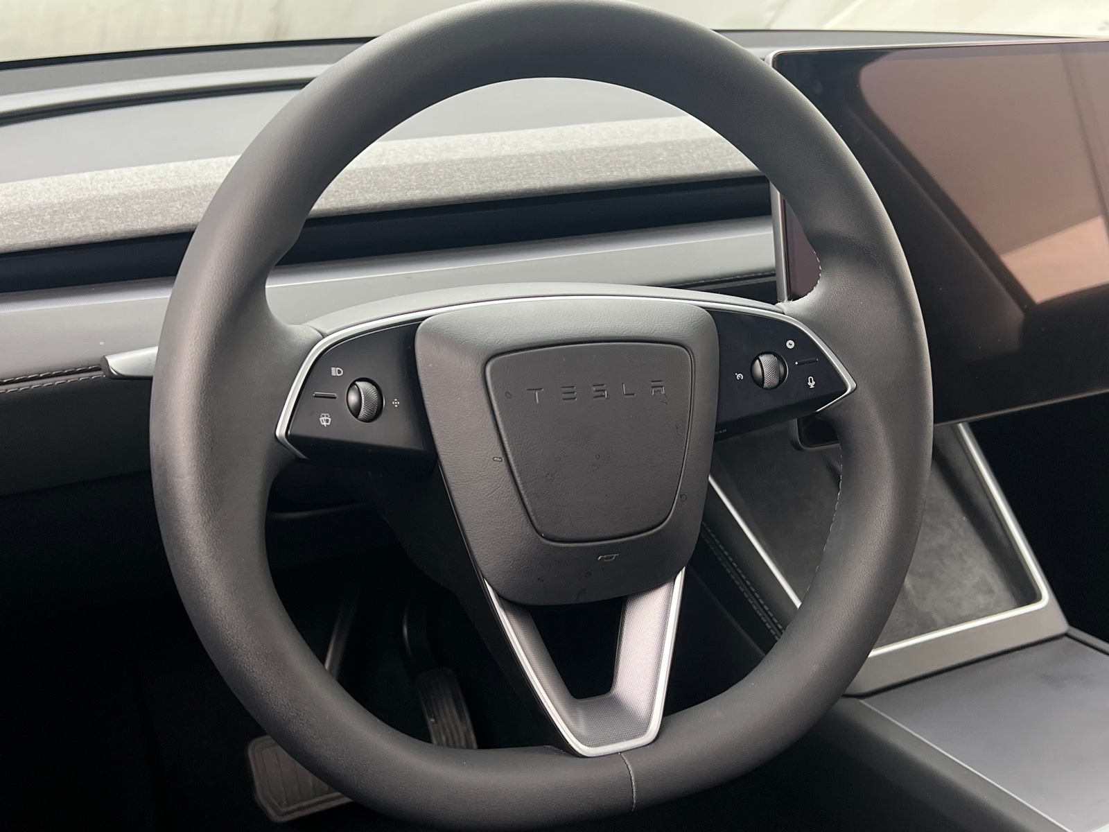 Thumbnail: 2026 Tesla Model Y - 4