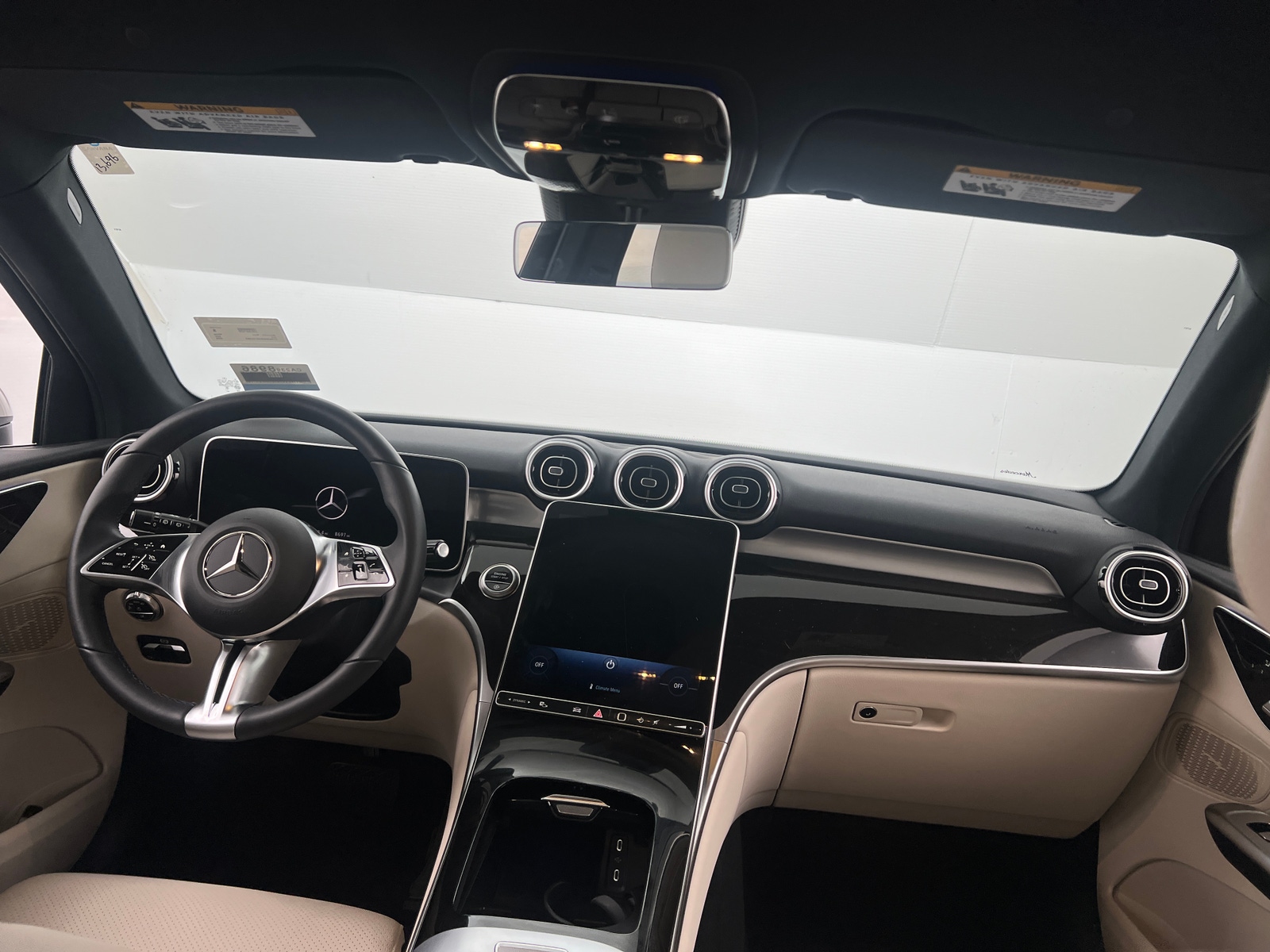 Thumbnail: 2025 Mercedes-Benz GLC - 2