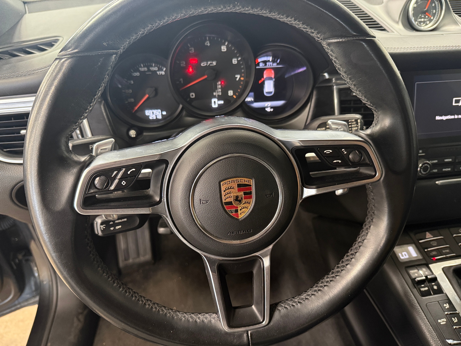 Thumbnail: 2017 Porsche Macan - 5