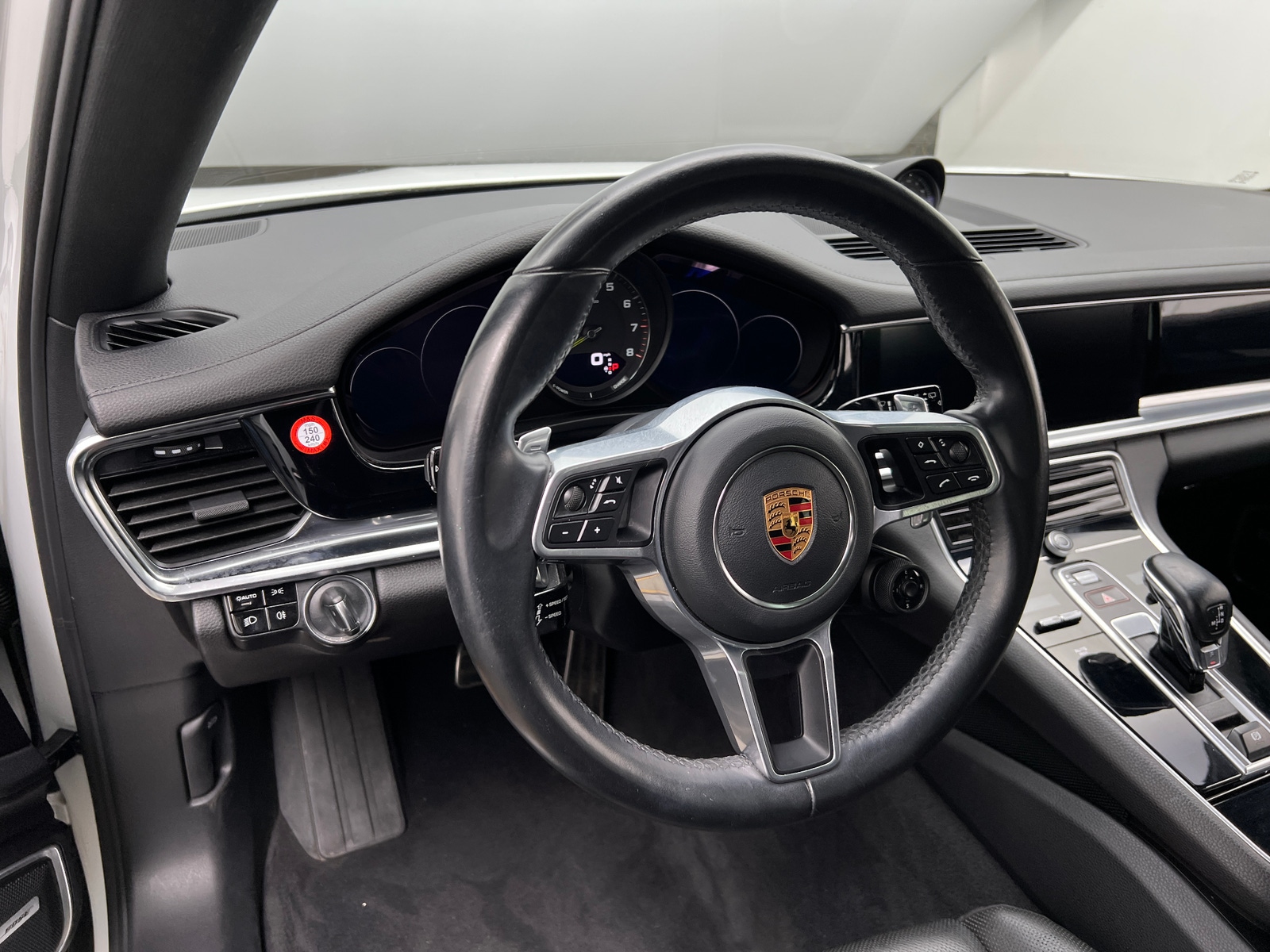 Thumbnail: 2019 Porsche Panamera - 4