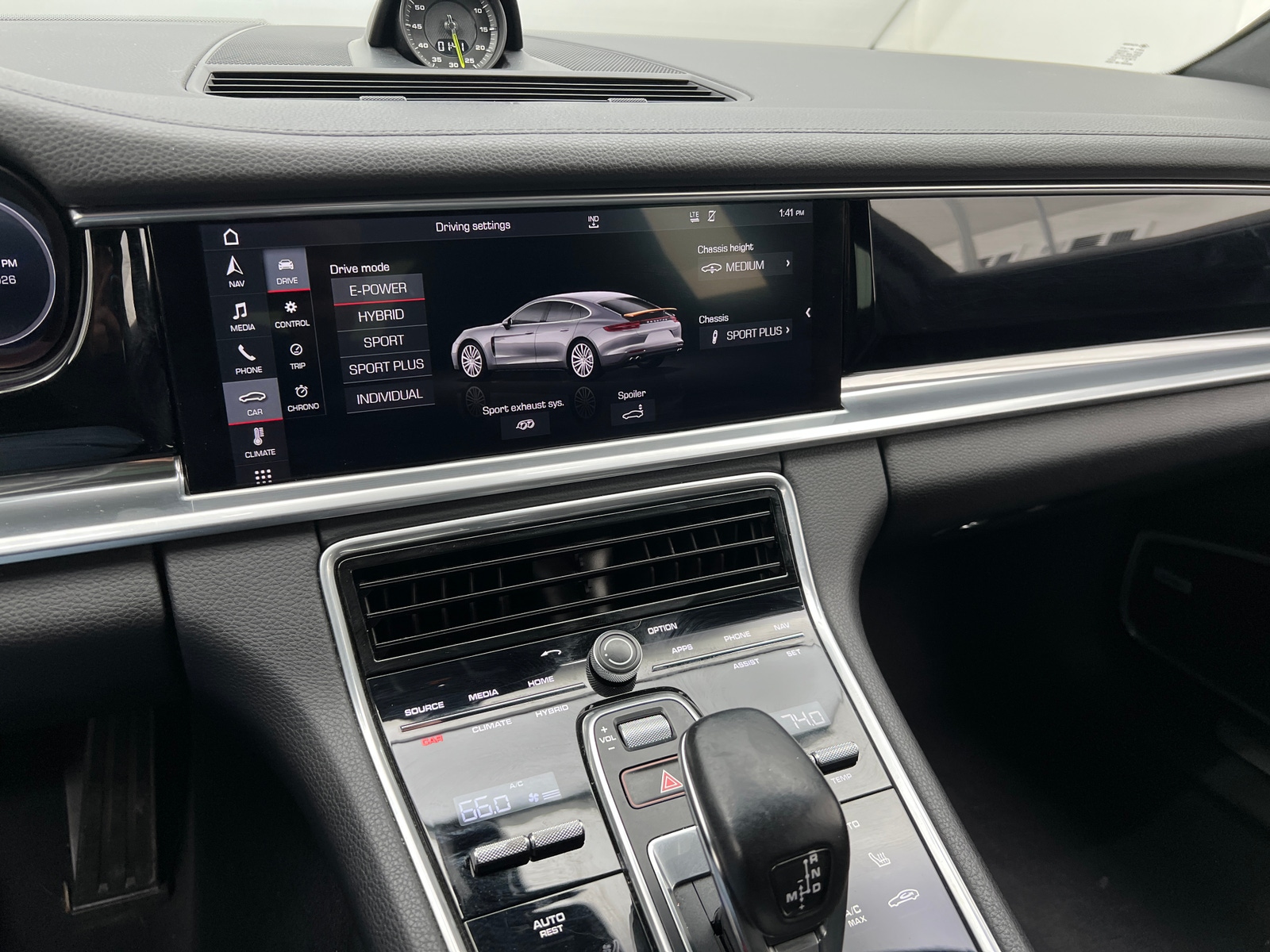 Thumbnail: 2019 Porsche Panamera - 3