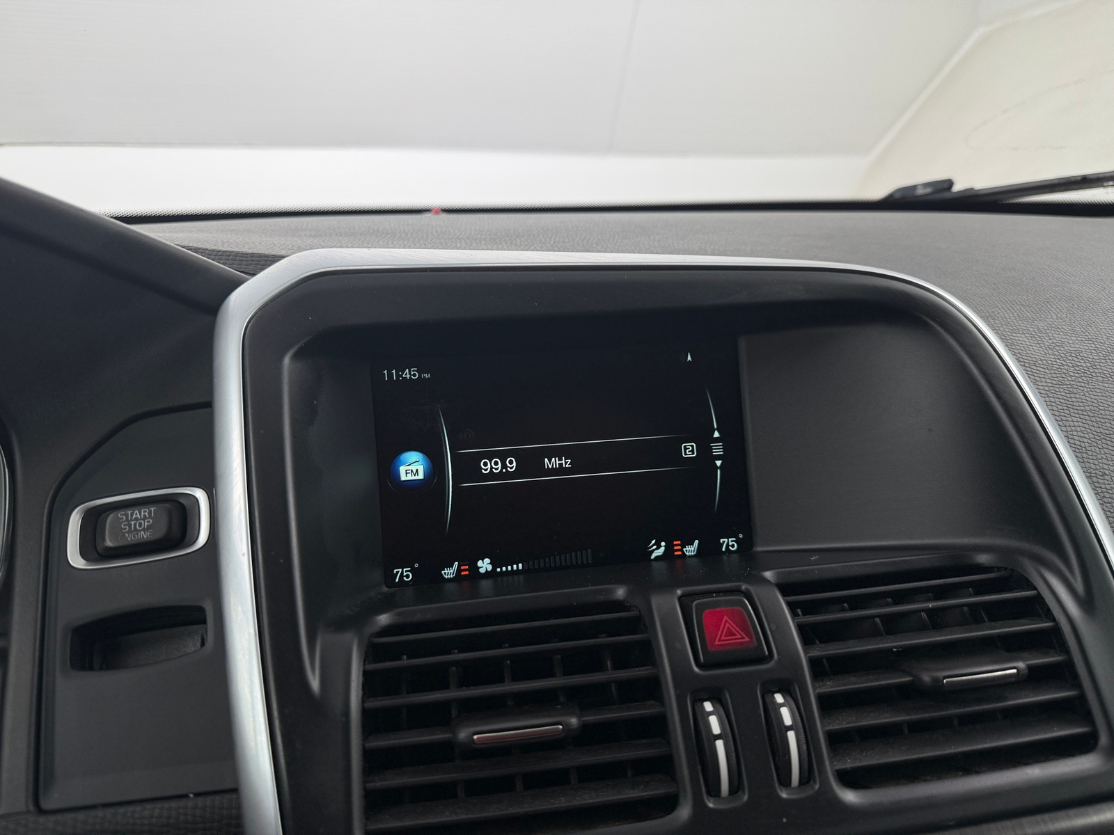 Thumbnail: 2016 Volvo XC60 - 3