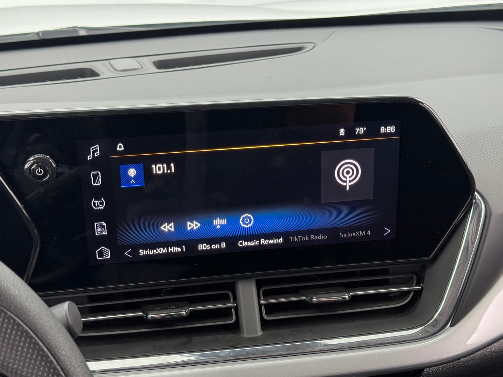 Thumbnail: 2025 Chevrolet Trax - 4