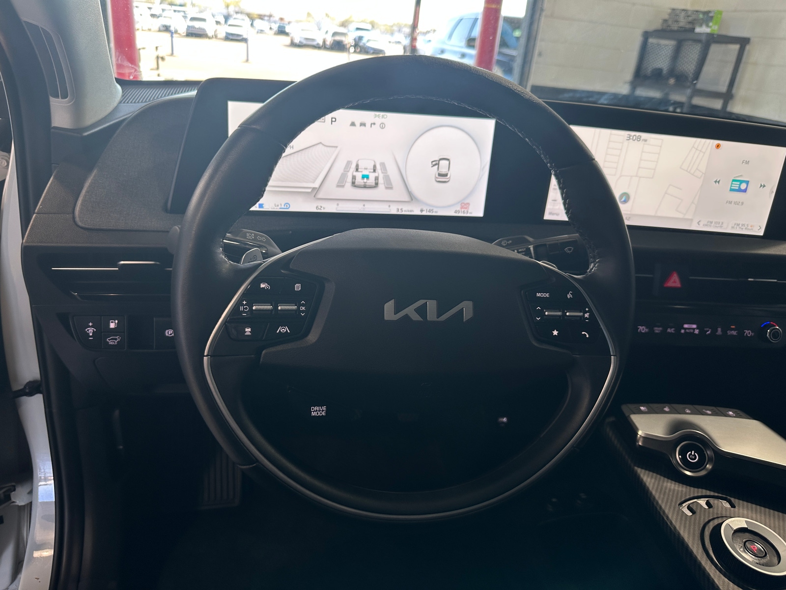 Thumbnail: 2022 Kia EV6 - 4