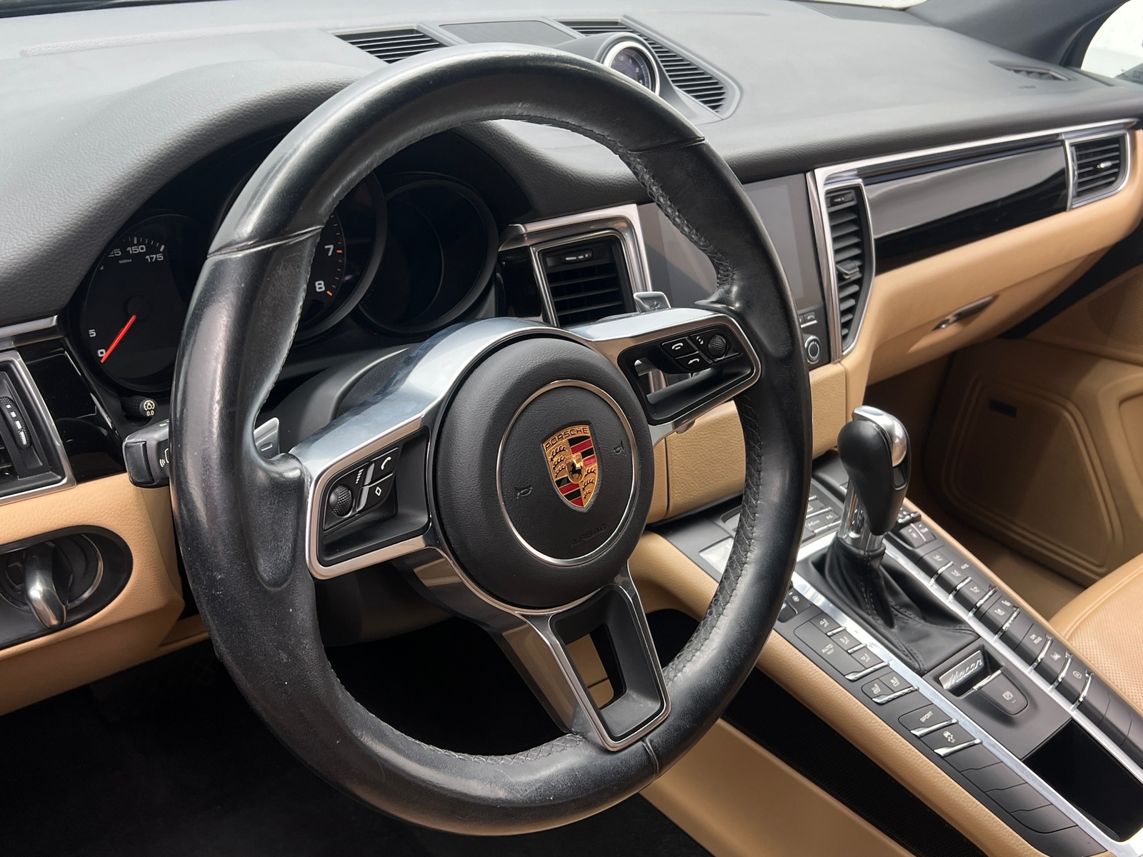 Thumbnail: 2018 Porsche Macan - 4