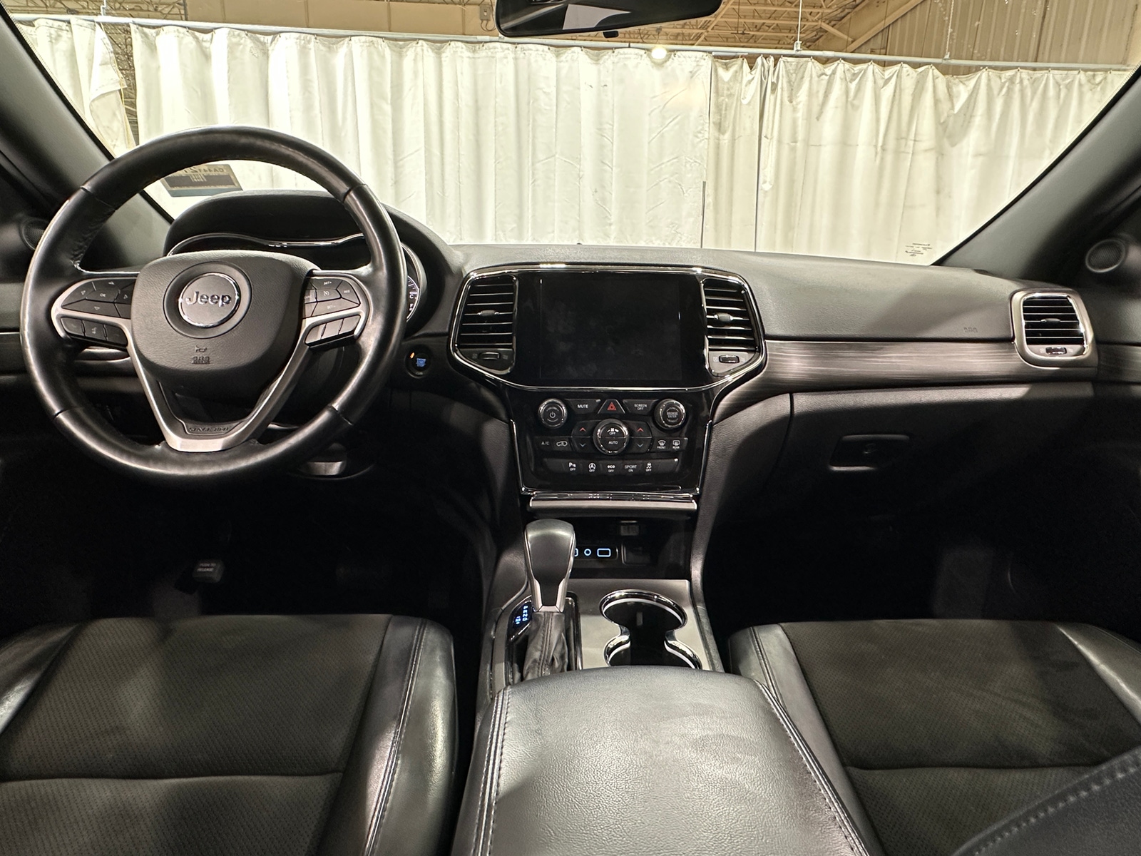 Thumbnail: 2021 Jeep Grand Cherokee - 3