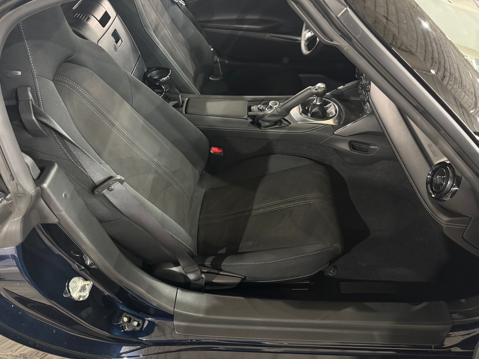 Thumbnail: 2024 Mazda MX-5 Miata - 2