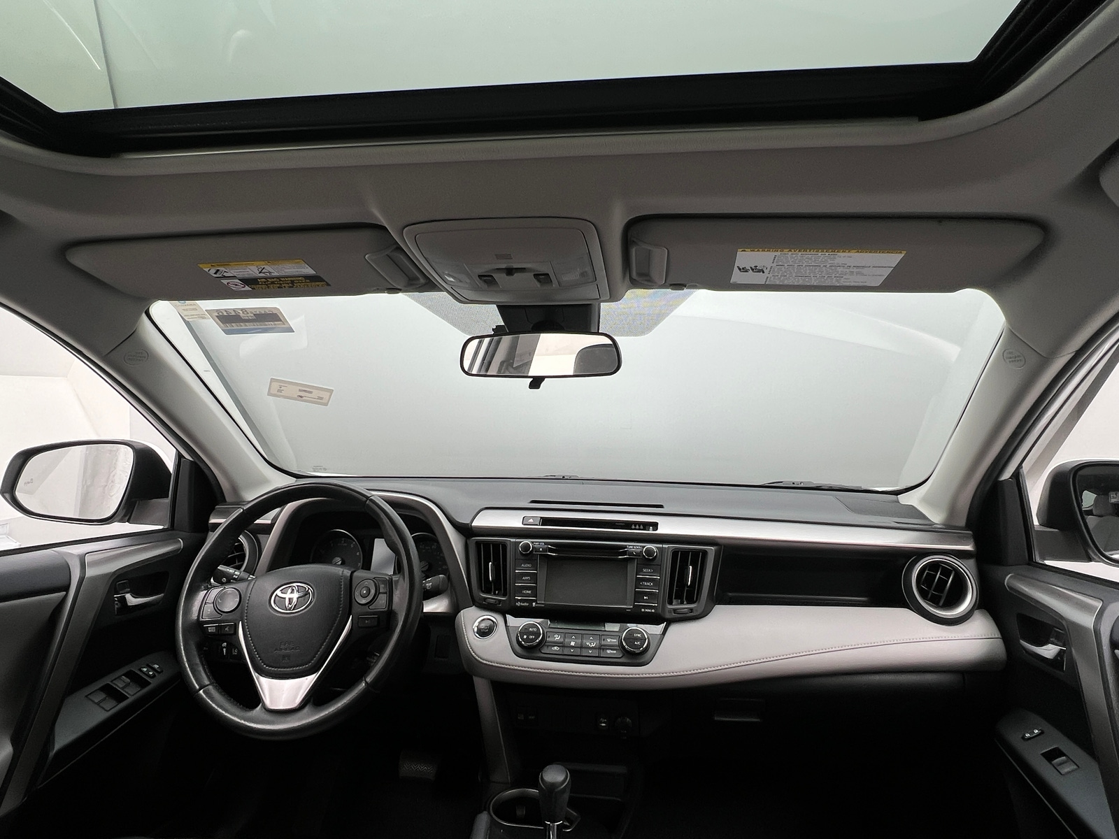 Thumbnail: 2018 Toyota RAV4 - 3