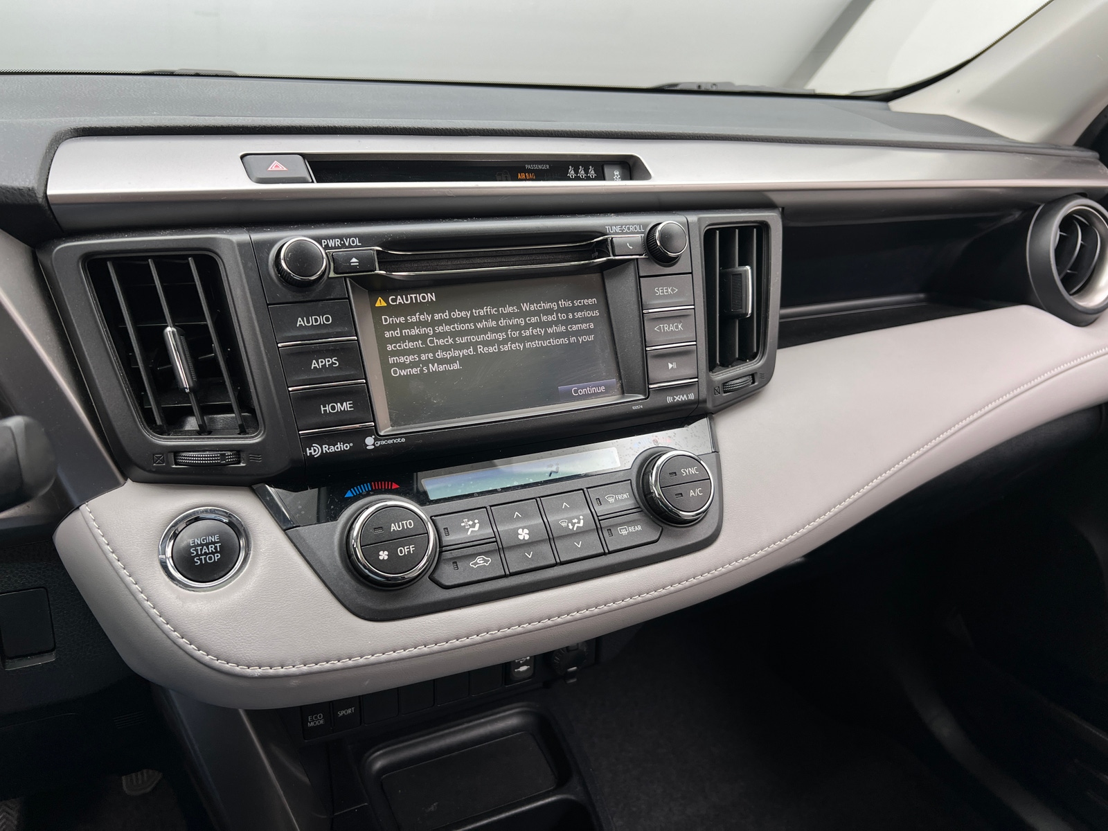 Thumbnail: 2018 Toyota RAV4 - 4