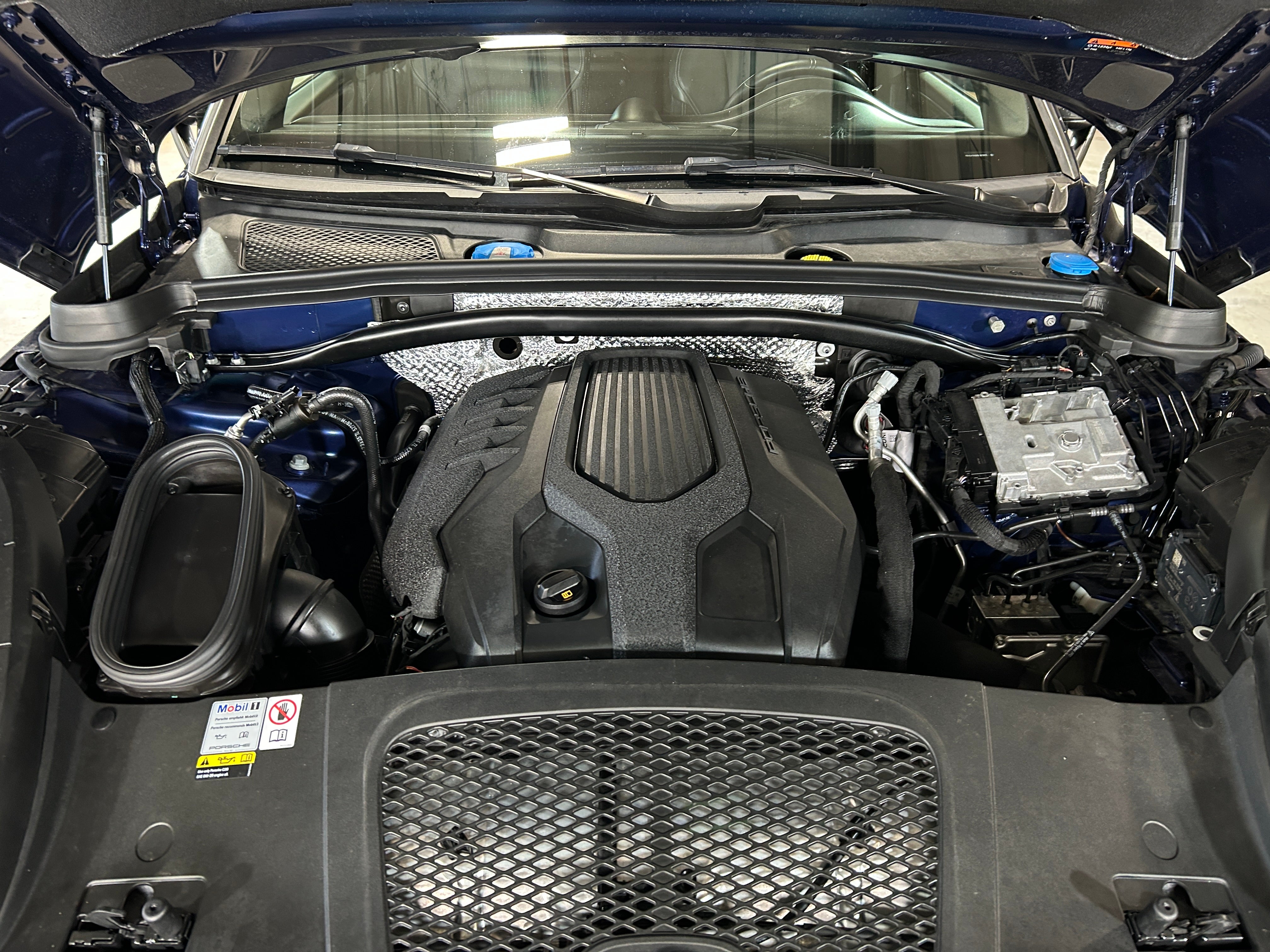 2023 Porsche Macan