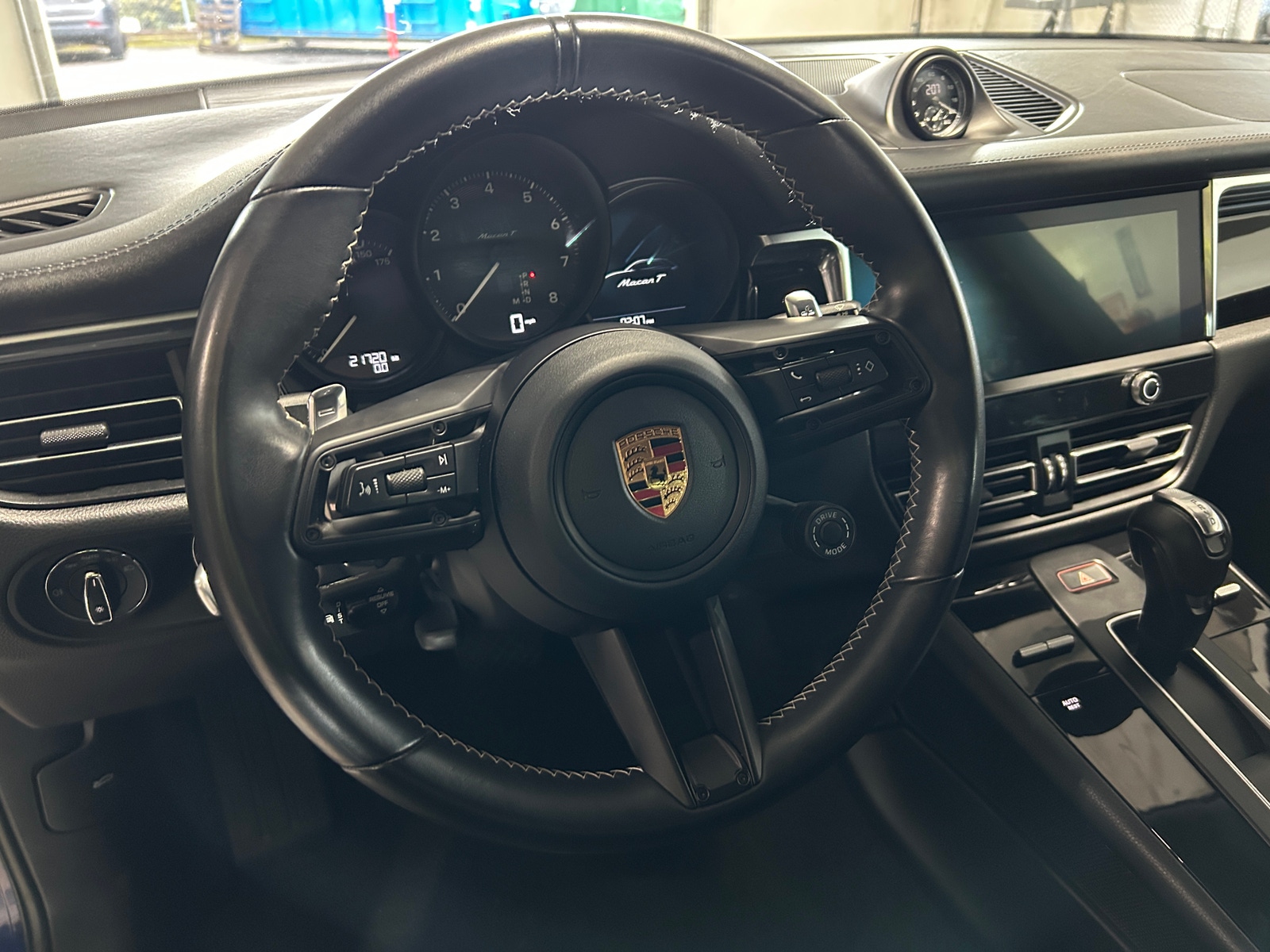 Thumbnail: 2023 Porsche Macan - 5