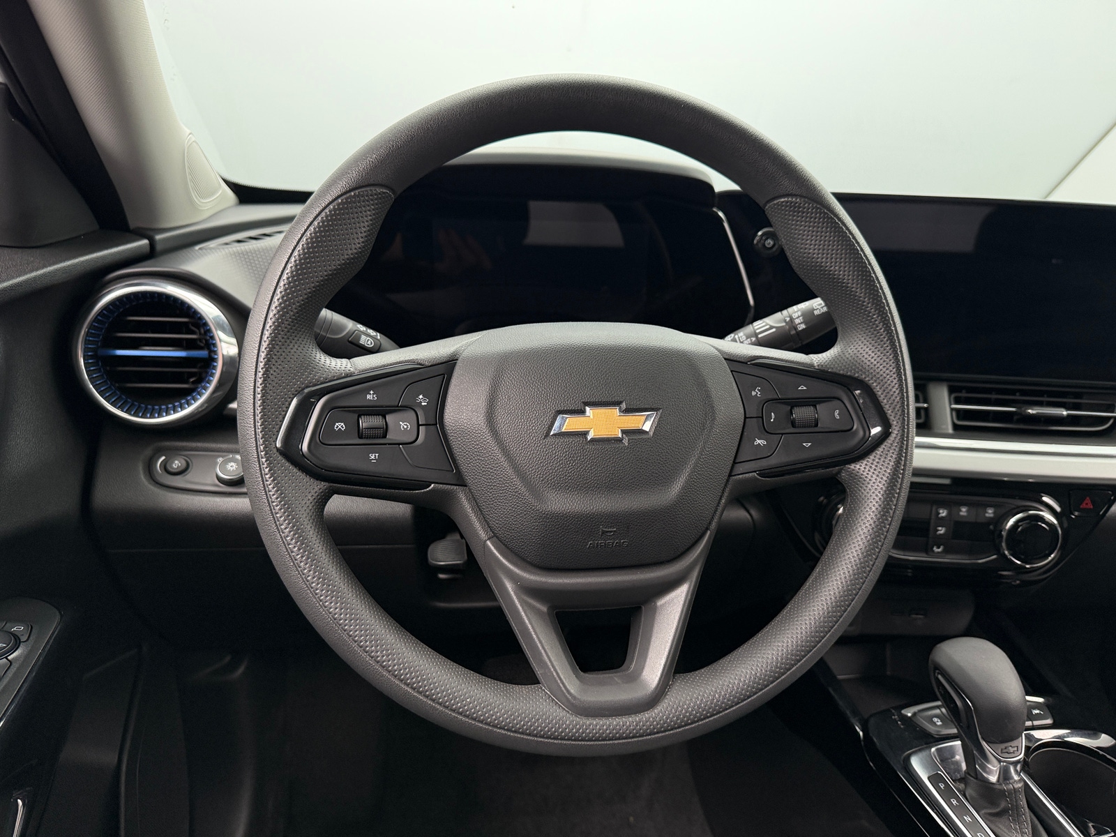 Thumbnail: 2025 Chevrolet Trax - 5