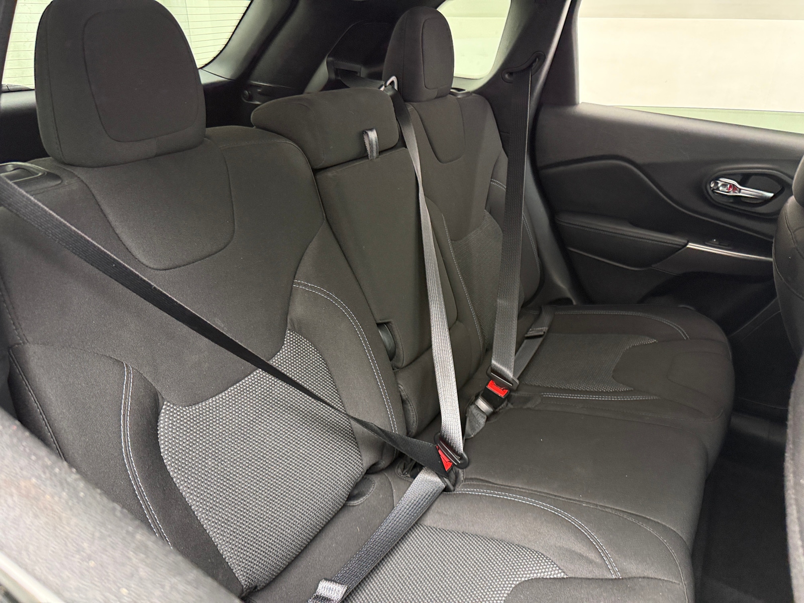 Thumbnail: 2020 Jeep Cherokee - 6