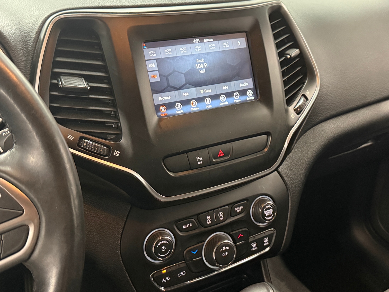 Thumbnail: 2020 Jeep Cherokee - 4