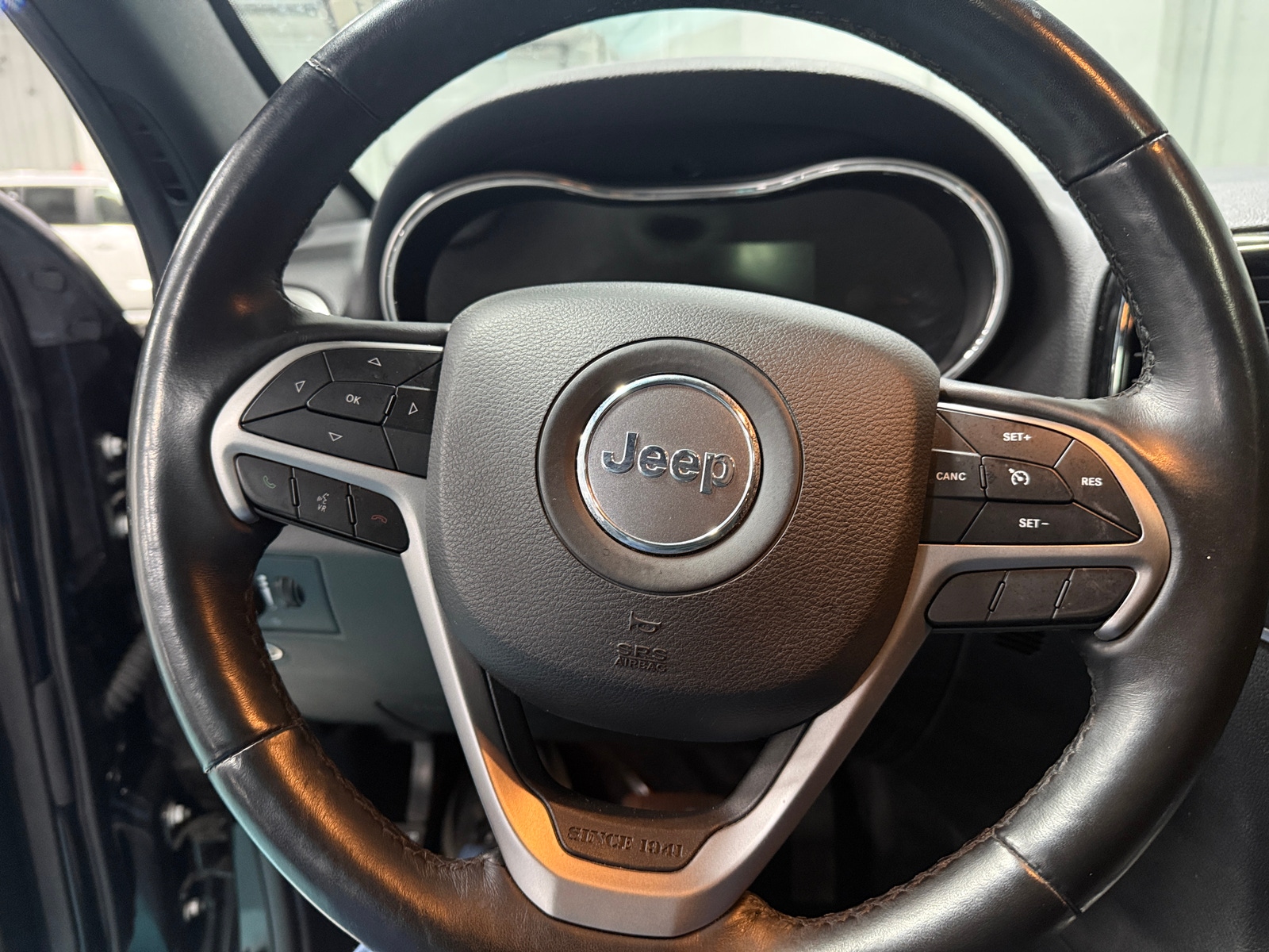 Thumbnail: 2019 Jeep Grand Cherokee - 4