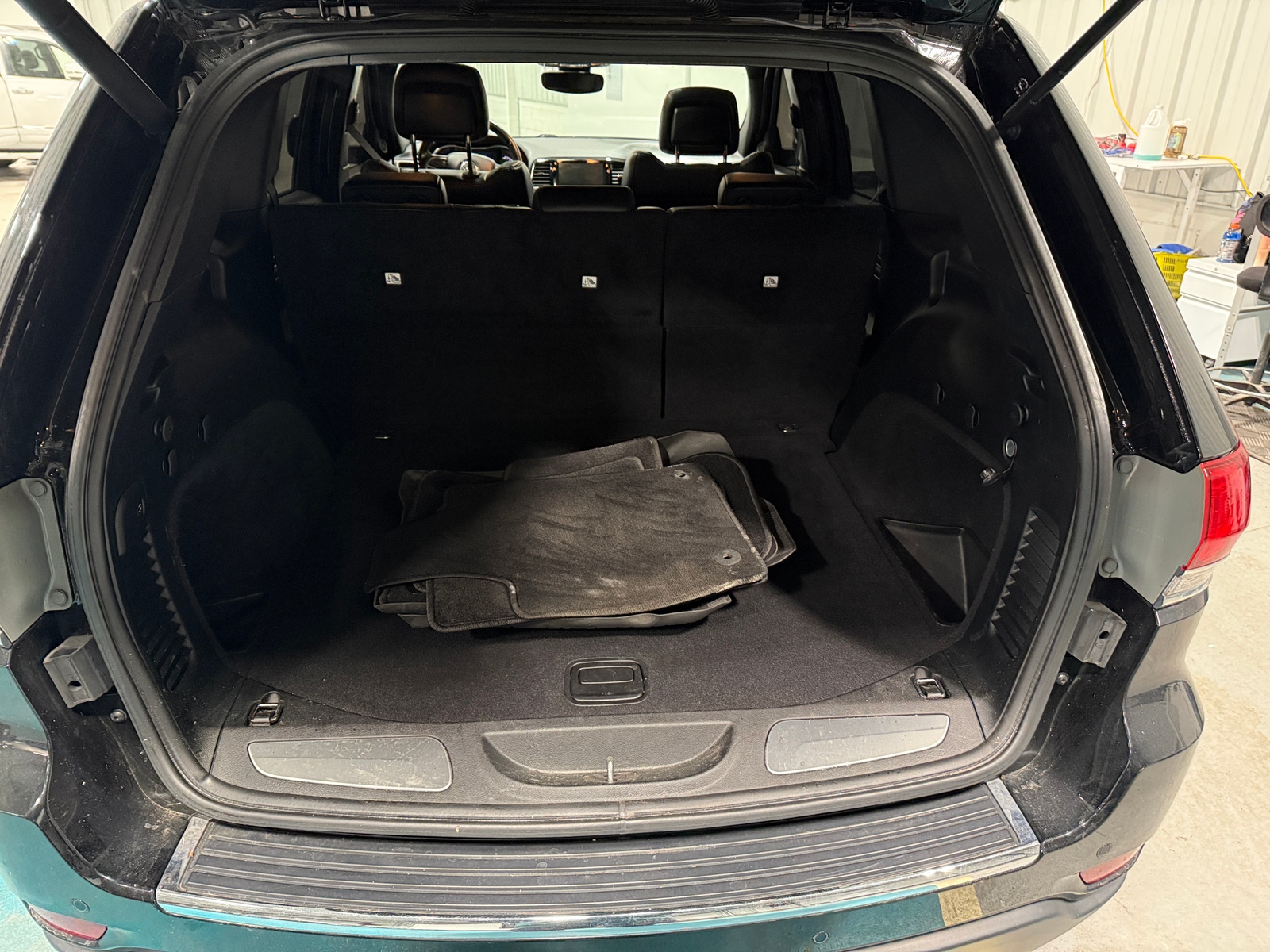 Thumbnail: 2019 Jeep Grand Cherokee - 6