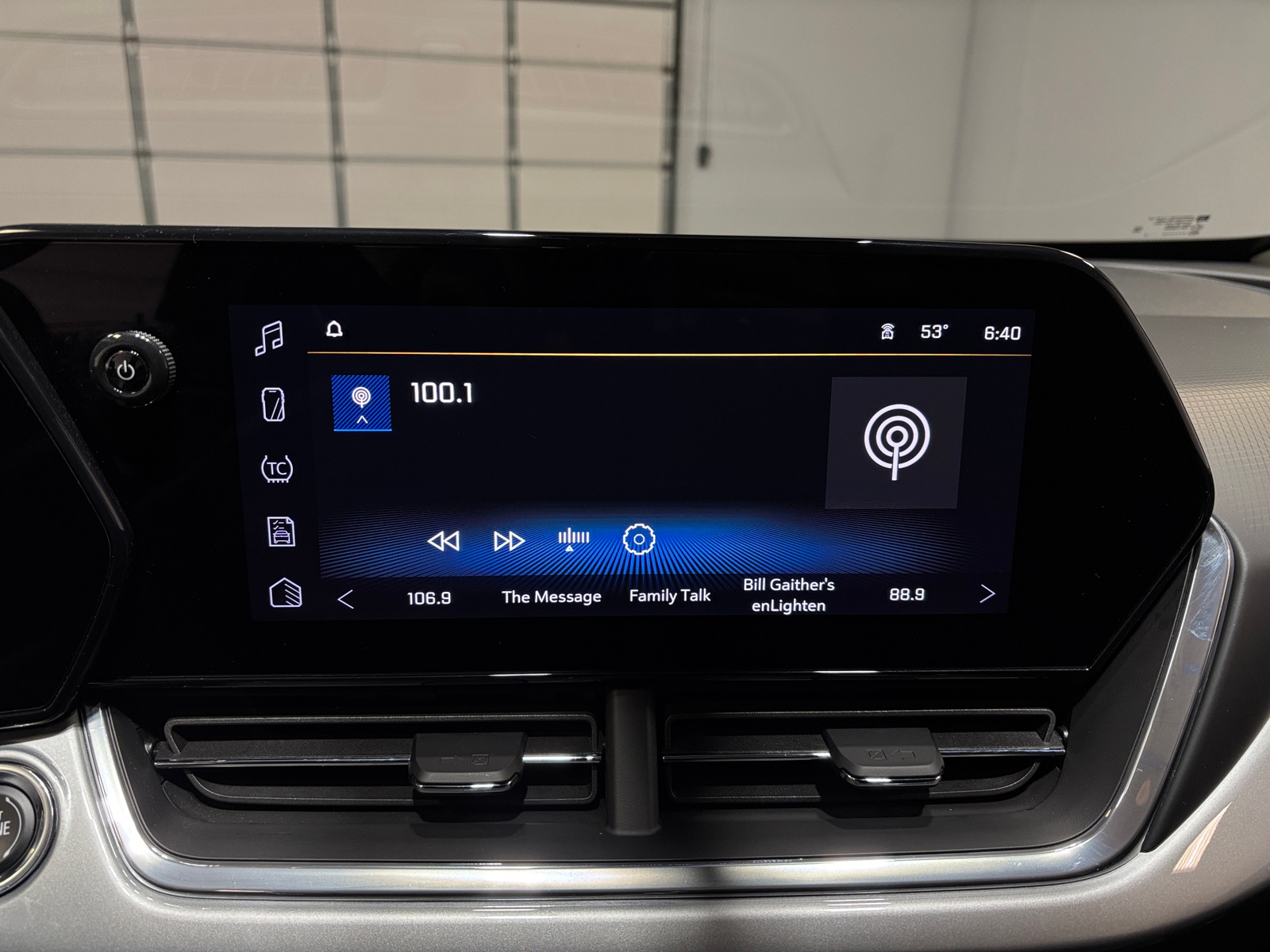 Thumbnail: 2025 Chevrolet Trax - 4