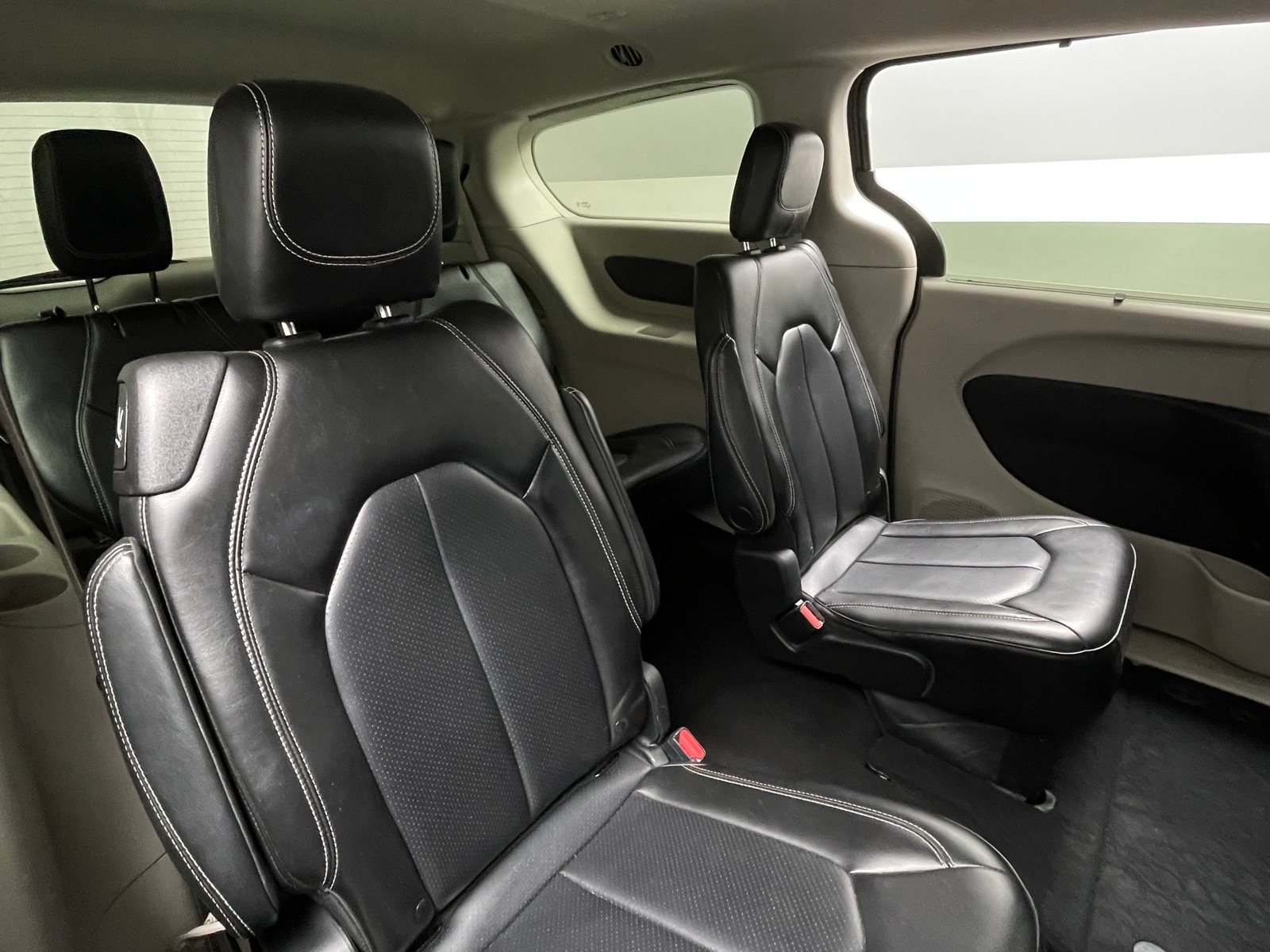 Thumbnail: 2023 Chrysler Pacifica - 5