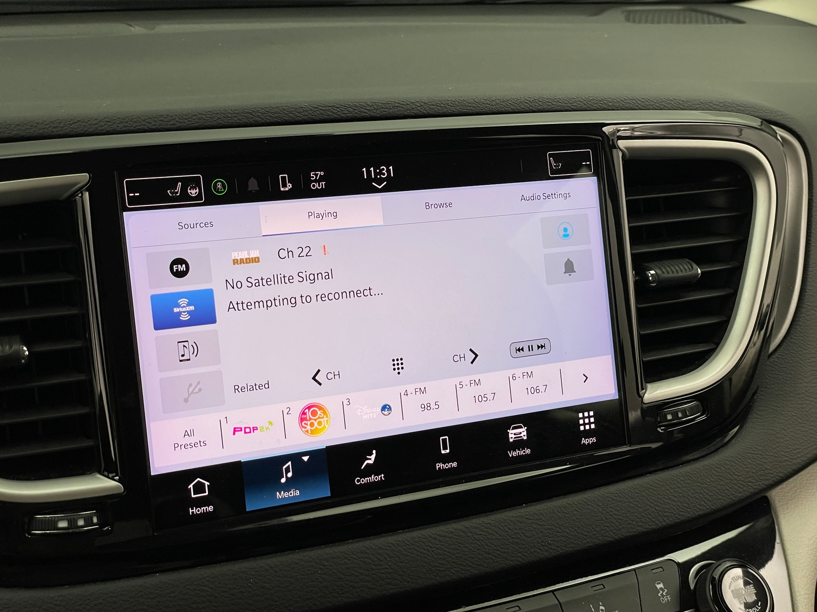 Thumbnail: 2023 Chrysler Pacifica - 3