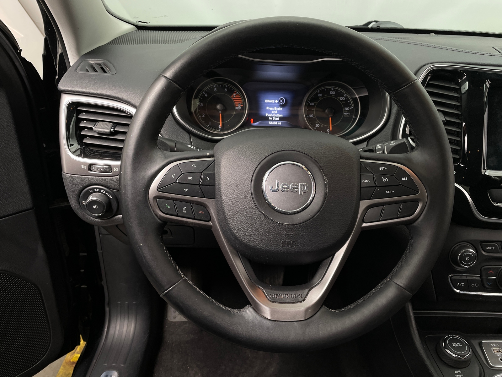 Thumbnail: 2019 Jeep Cherokee - 4