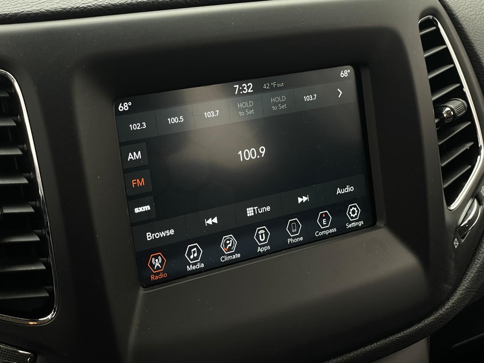 Thumbnail: 2020 Jeep Compass - 4