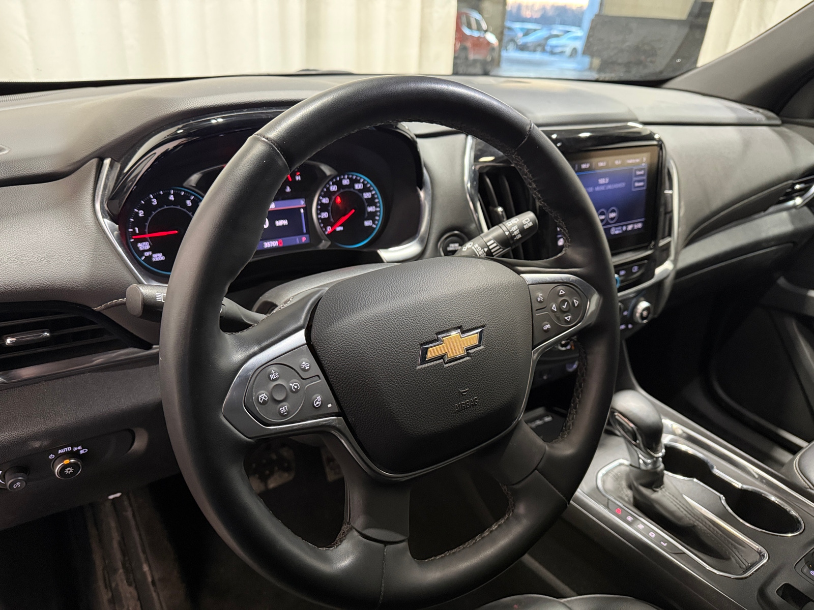 Thumbnail: 2023 Chevrolet Traverse - 4