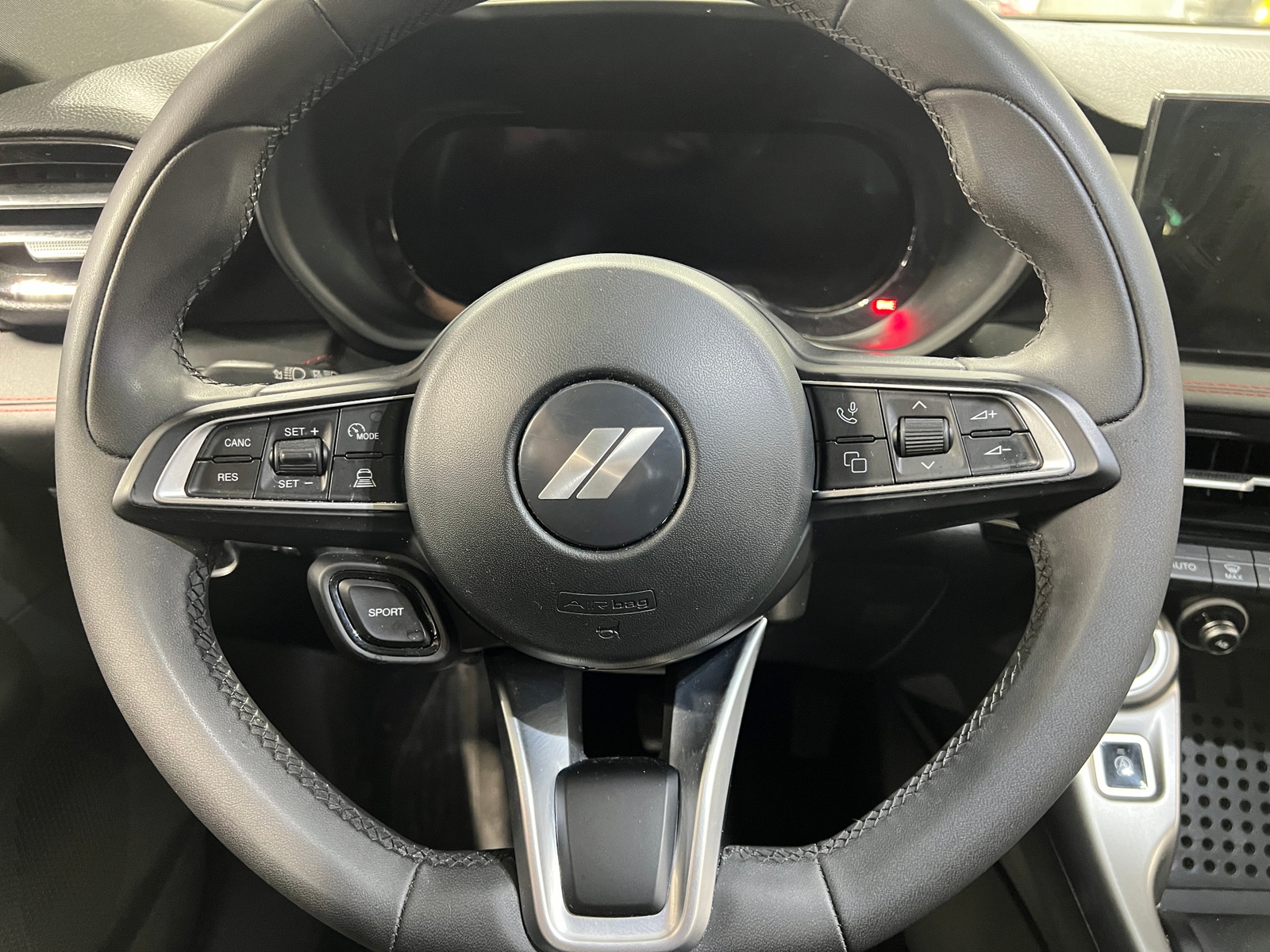 Thumbnail: 2024 Dodge Hornet - 4