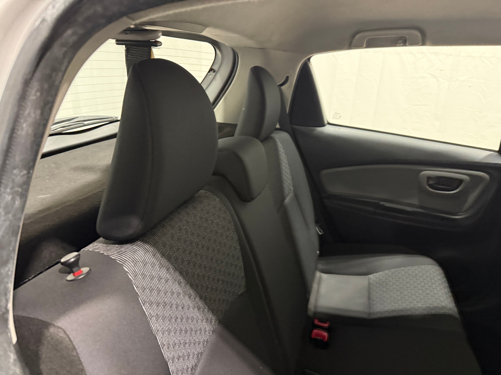 Thumbnail: 2016 Toyota Yaris - 6