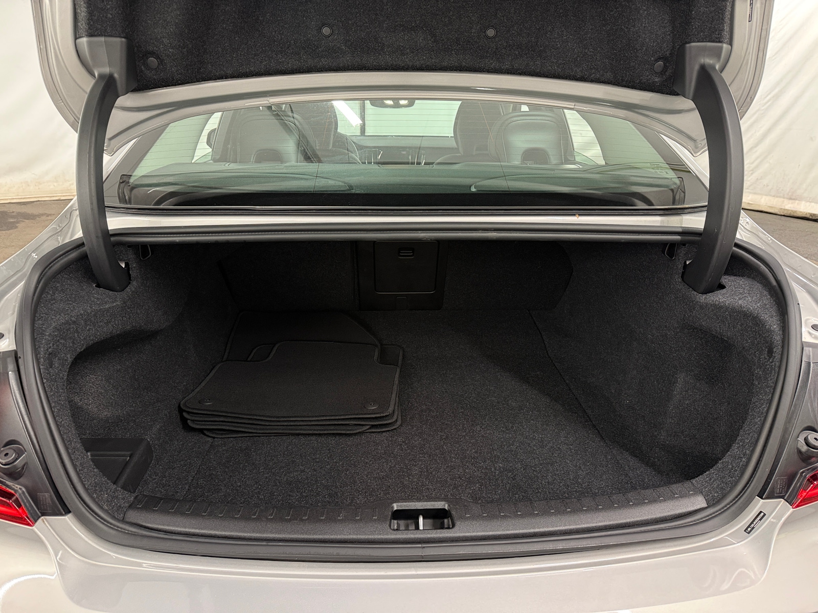 Thumbnail: 2025 Volvo S60 - 6