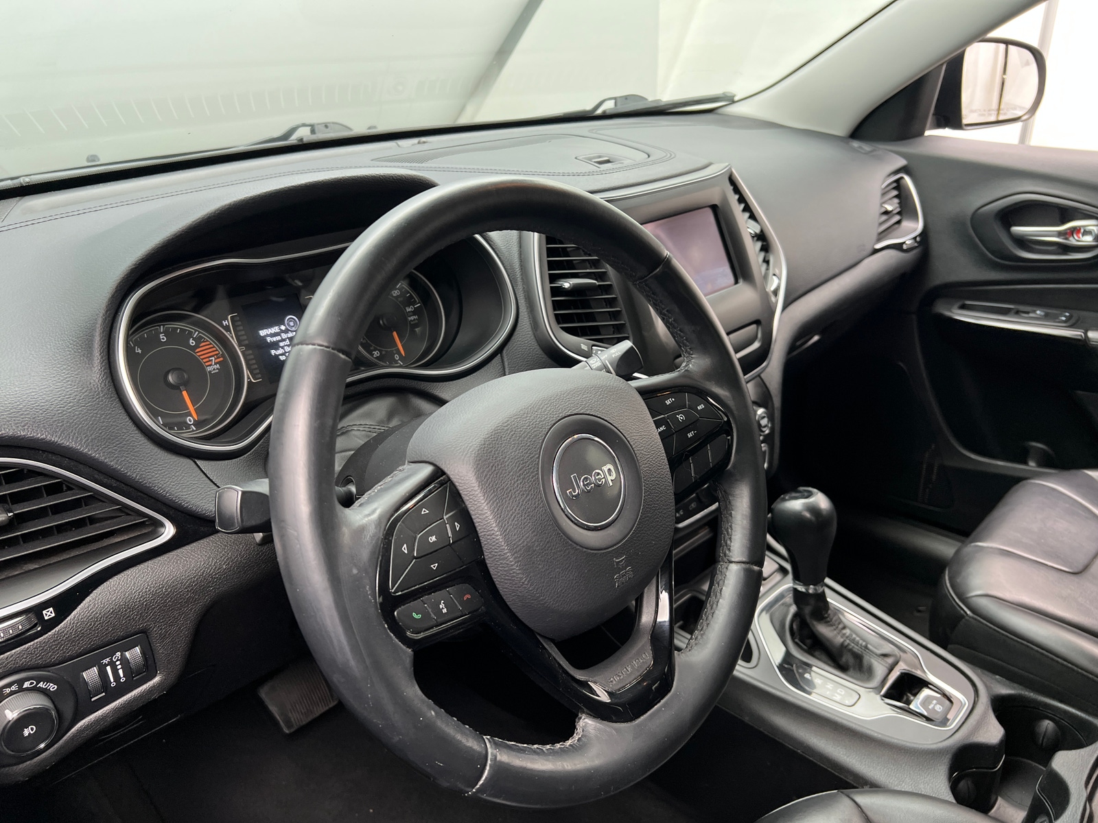 Thumbnail: 2019 Jeep Cherokee - 5