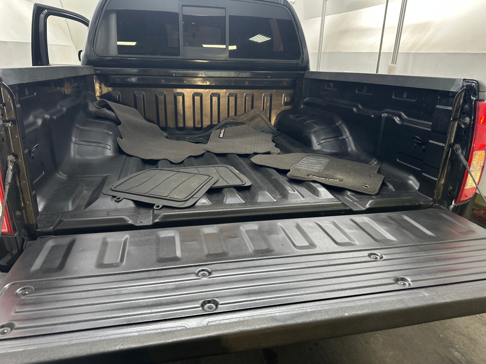 Thumbnail: 2017 Nissan Frontier - 7