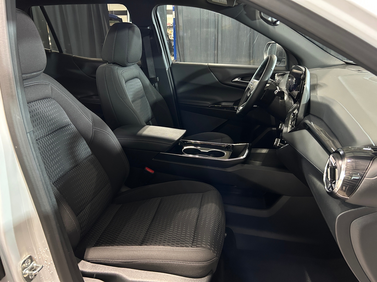 Thumbnail: 2025 Chevrolet Equinox - 2