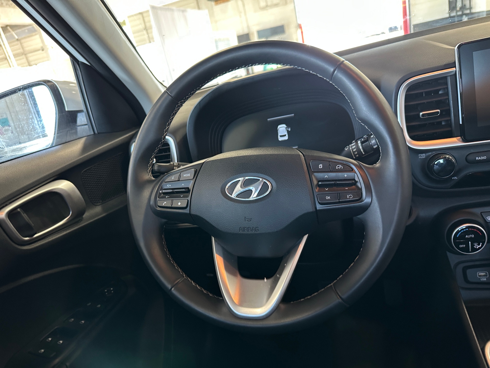 Thumbnail: 2025 Hyundai Venue - 5