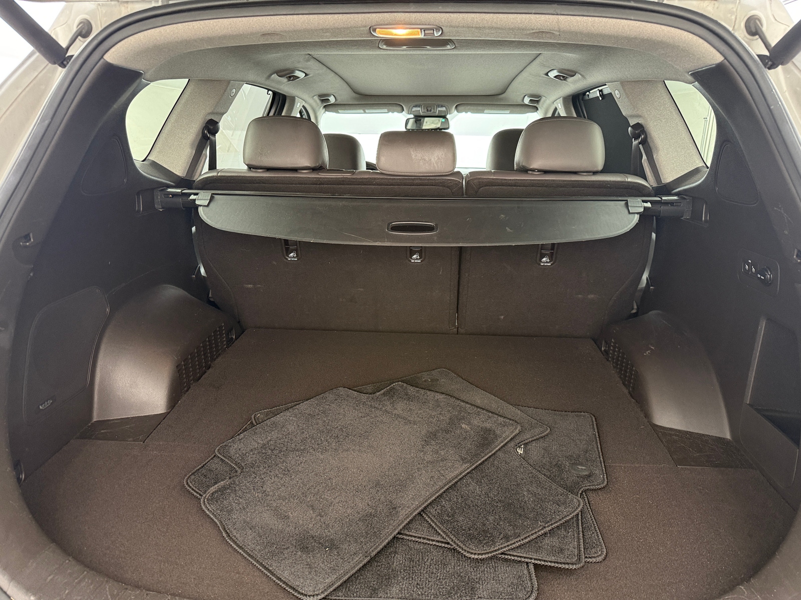 Thumbnail: 2020 Hyundai Santa Fe - 6