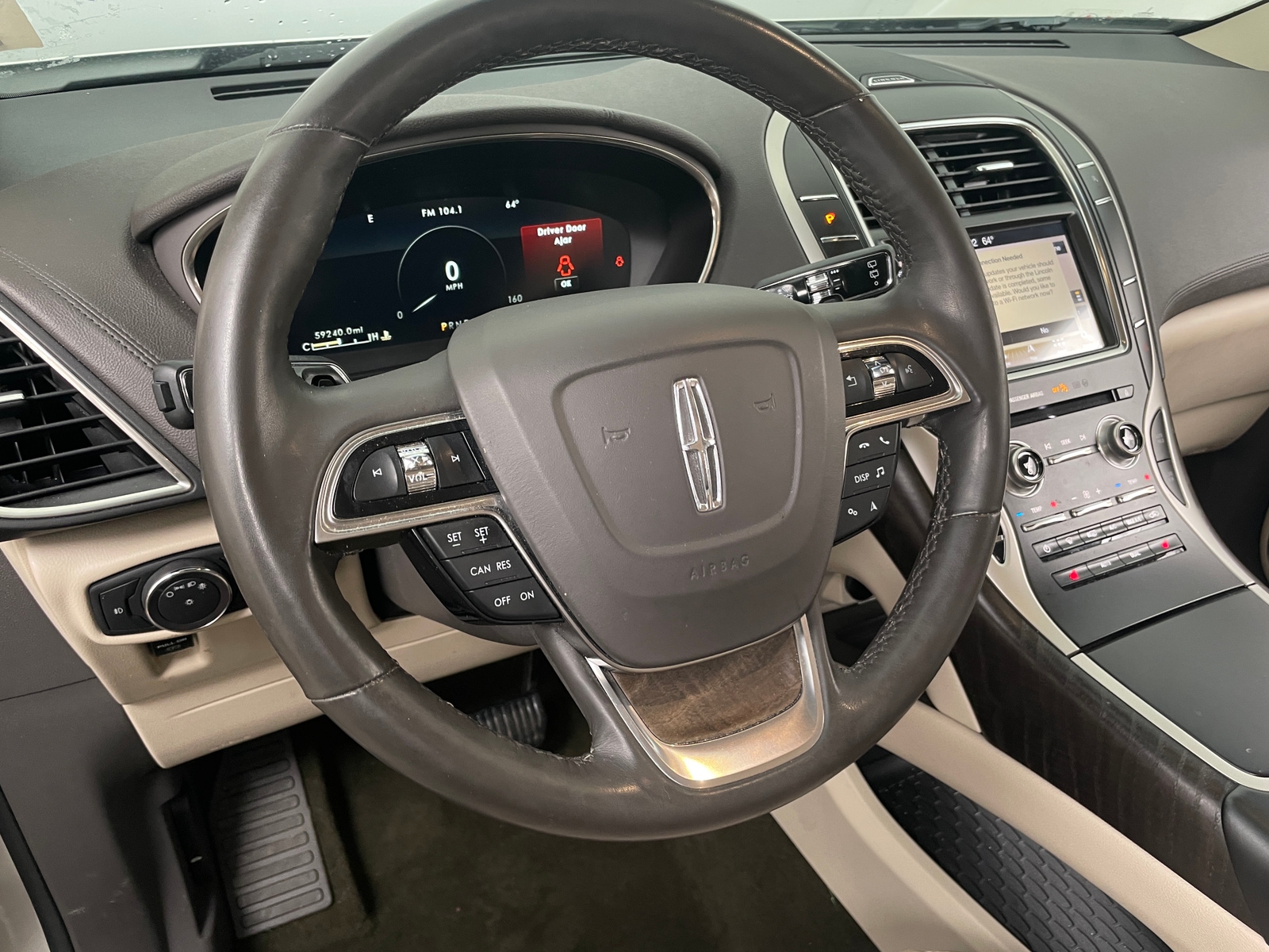 Thumbnail: 2019 Lincoln Nautilus - 4