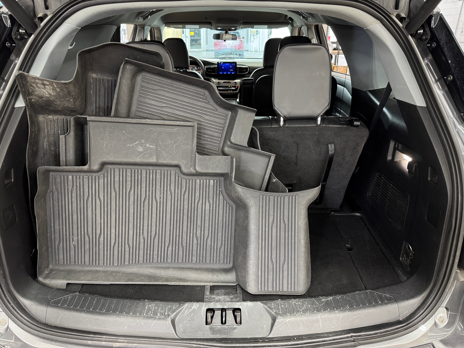 Thumbnail: 2022 Ford Explorer - 7