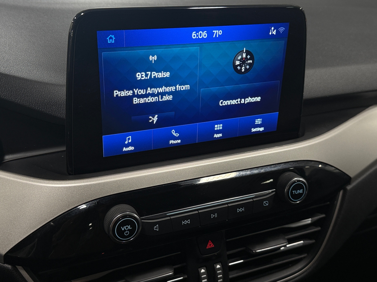 Thumbnail: 2021 Ford Escape - 4