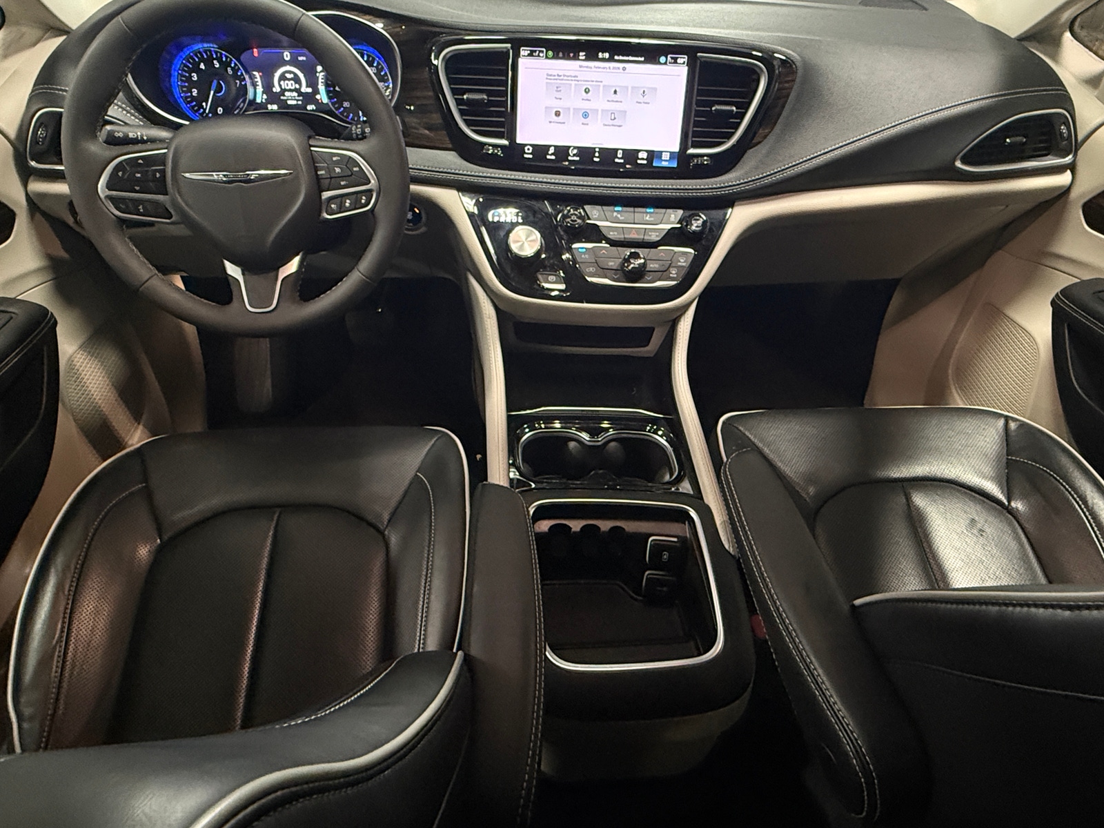 Thumbnail: 2024 Chrysler Pacifica - 2