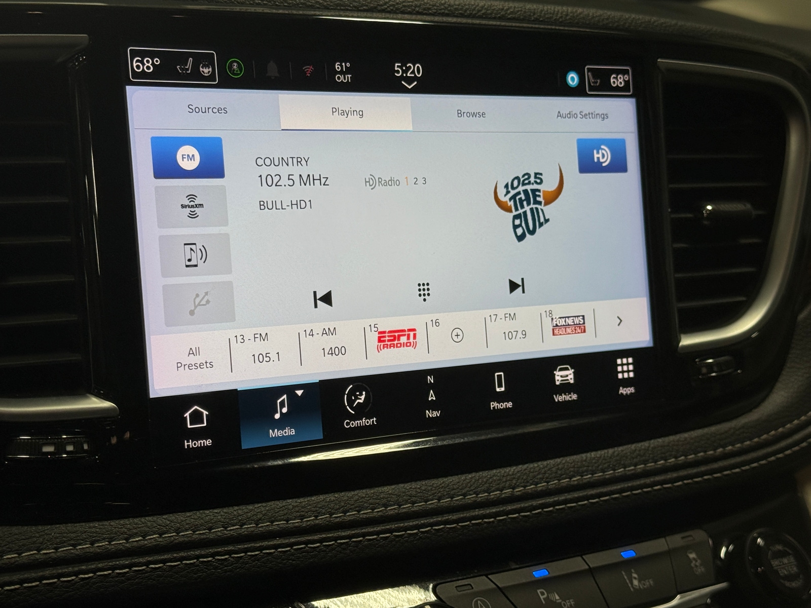 Thumbnail: 2024 Chrysler Pacifica - 3