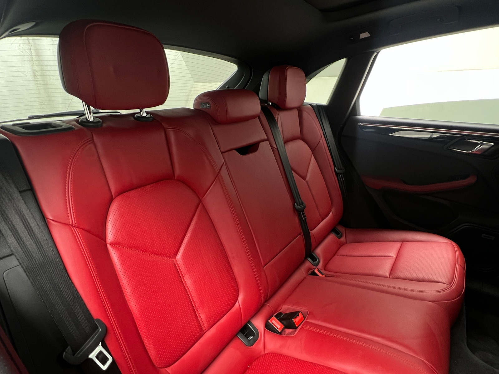 Thumbnail: 2017 Porsche Macan - 5