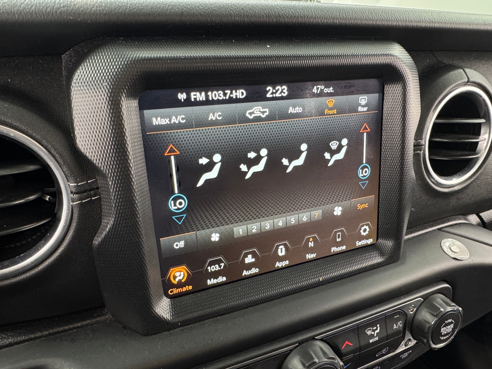 Thumbnail: 2020 Jeep Gladiator - 4