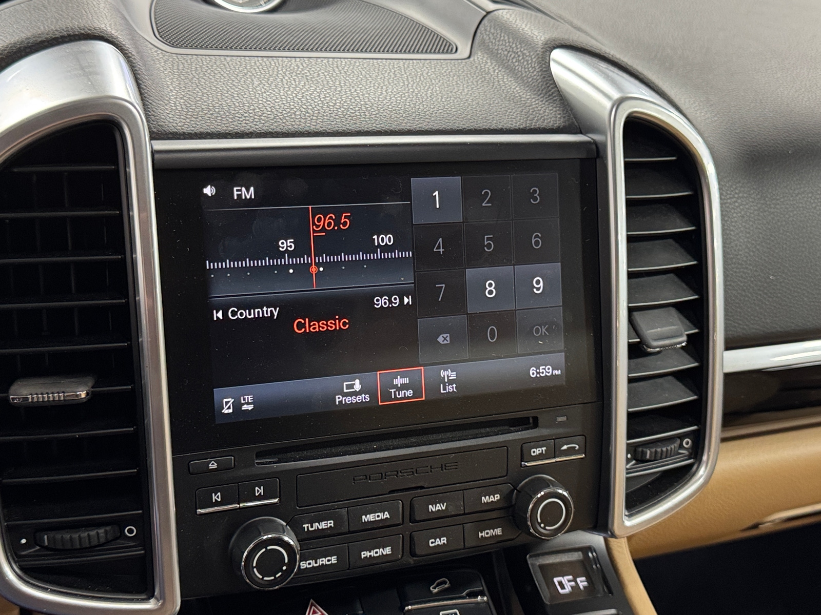 Thumbnail: 2017 Porsche Cayenne - 3