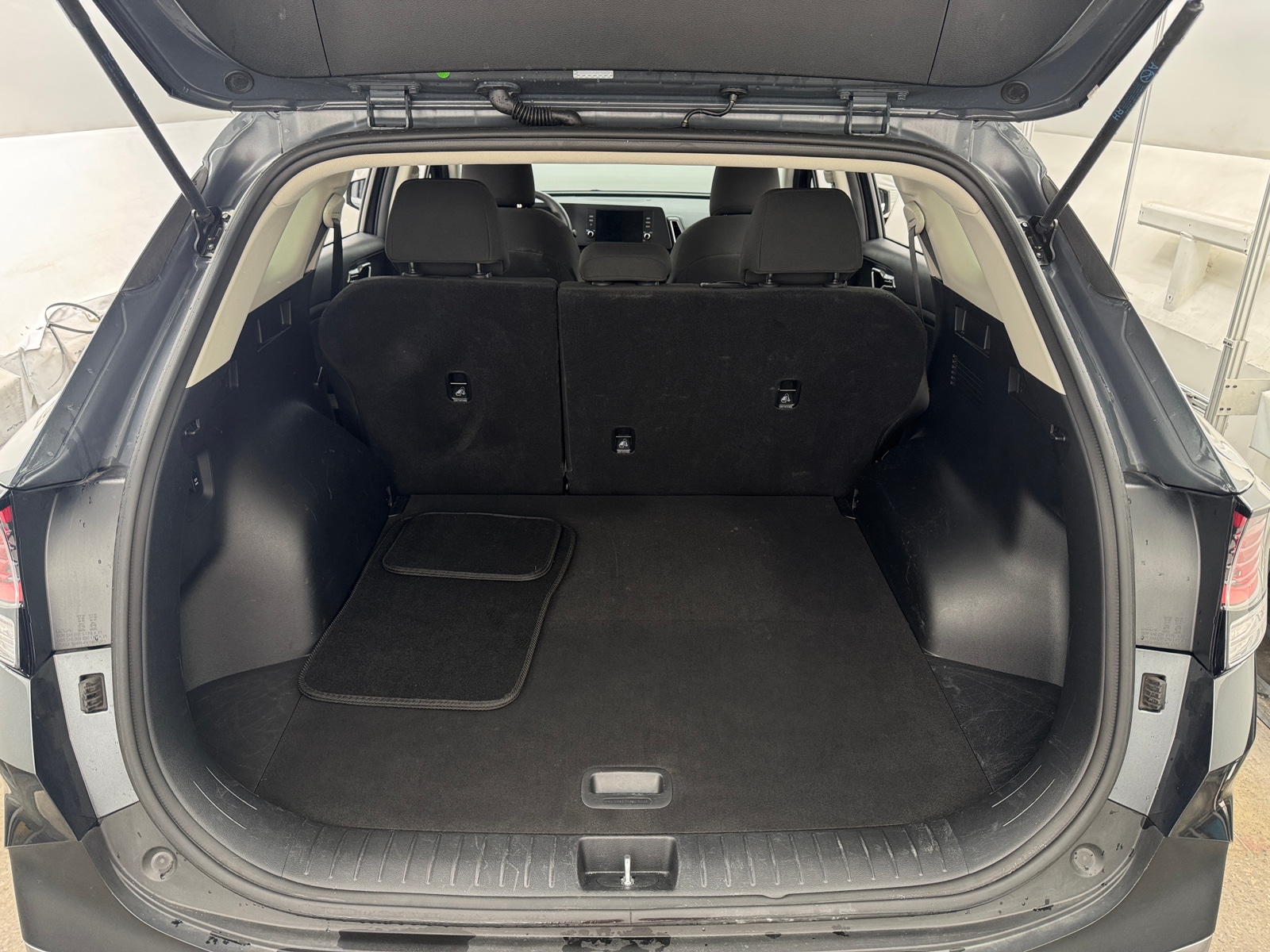 Thumbnail: 2025 Kia Sportage - 7