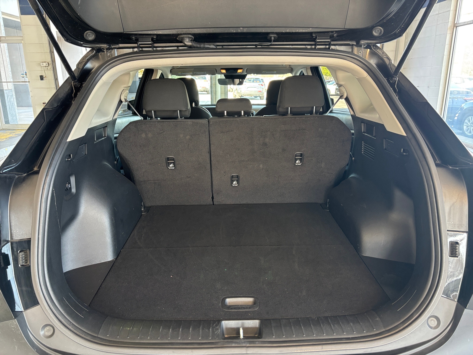 Thumbnail: 2025 Kia Sportage - 6