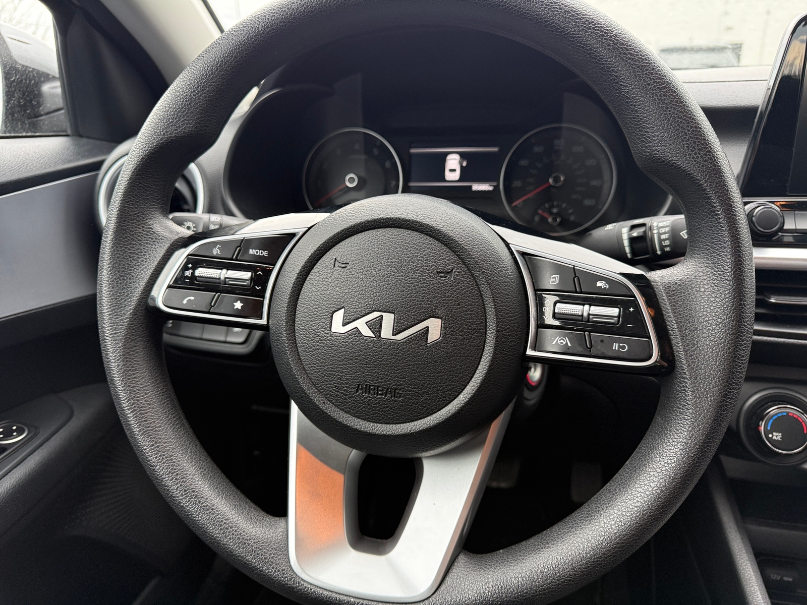 Thumbnail: 2024 Kia Forte - 3